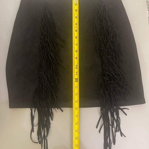 Black Faux Suede Mini Skirt Fringe Size Medium Cowgirl Western Career Clubbing - Picture 9 of 12